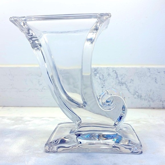 New Martinsville Cornucopia Vase Vintage Art Deco Heavy Crystal Square Base EUC - Picture 1 of 9